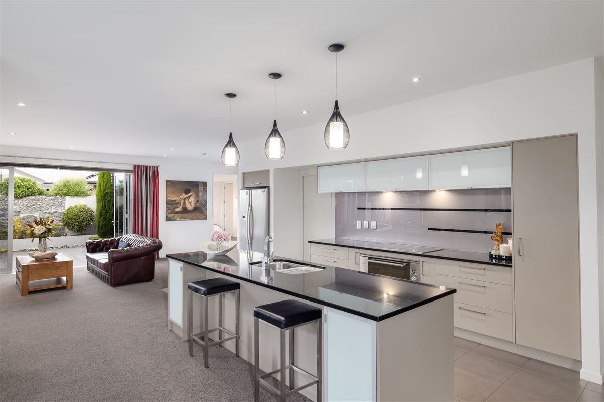 52 Glen Oaks Drive, Northwood, Christchurch - Carousel 2