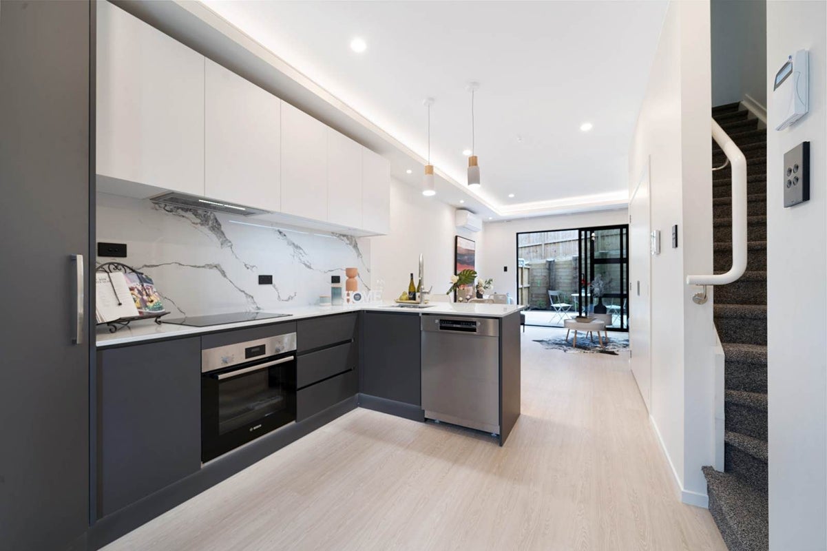 5/52 Newington Road, Henderson, Auckland - Carousel 2