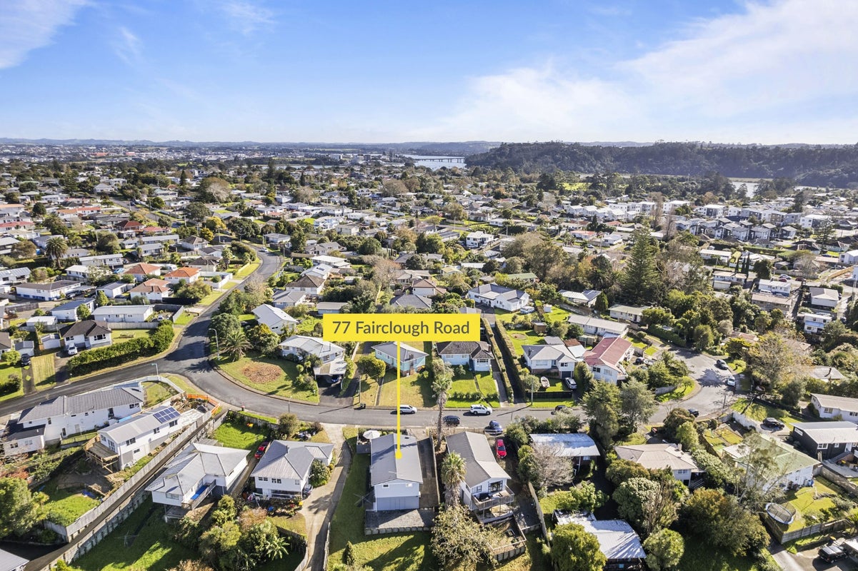 77 Fairclough Road, Beach Haven, Auckland - Carousel 24