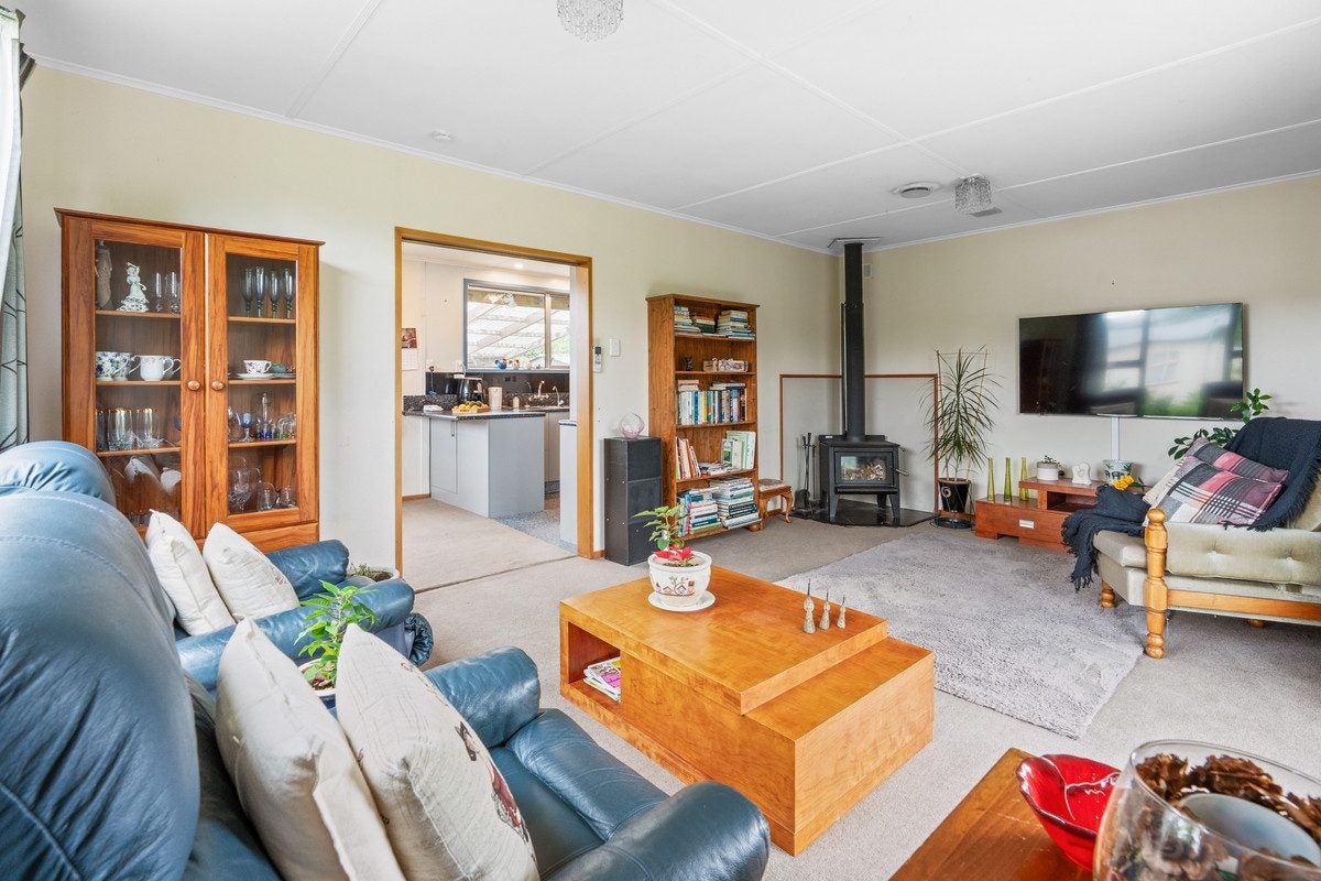 12A Brighton Road, Green Island, Dunedin - Carousel 1