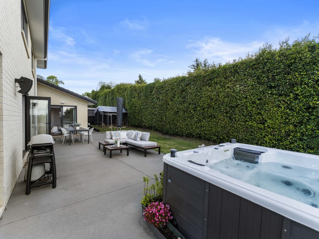 40 Intrepid Crescent, Beachlands, Auckland - Carousel 2