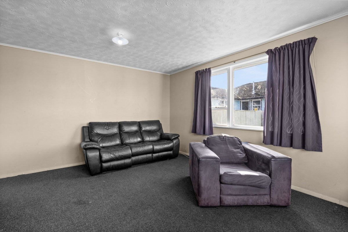 31 Cottrell Crescent, Onekawa, Napier - Carousel 2
