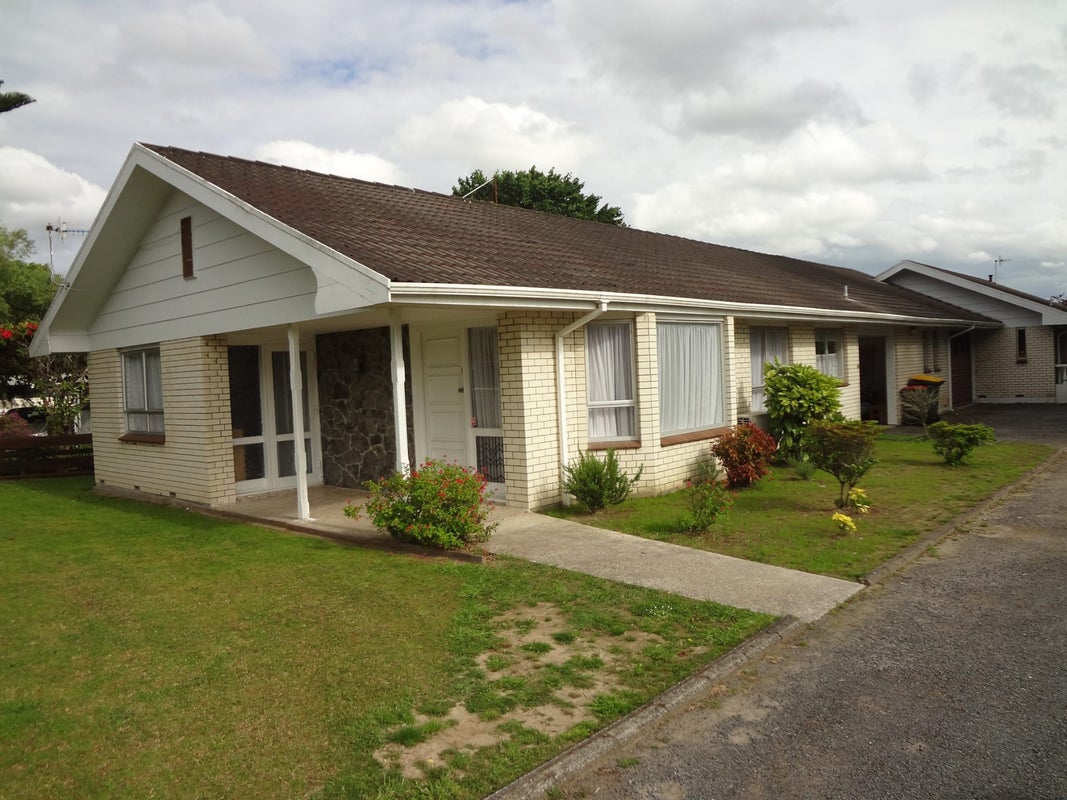 15 Devon Street, Glenholme, Rotorua - Carousel 1