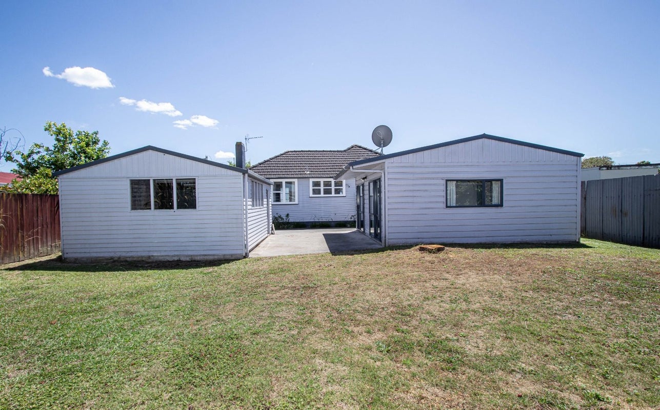 4 Barrie Crescent, Silverdale, Hamilton - Carousel 20