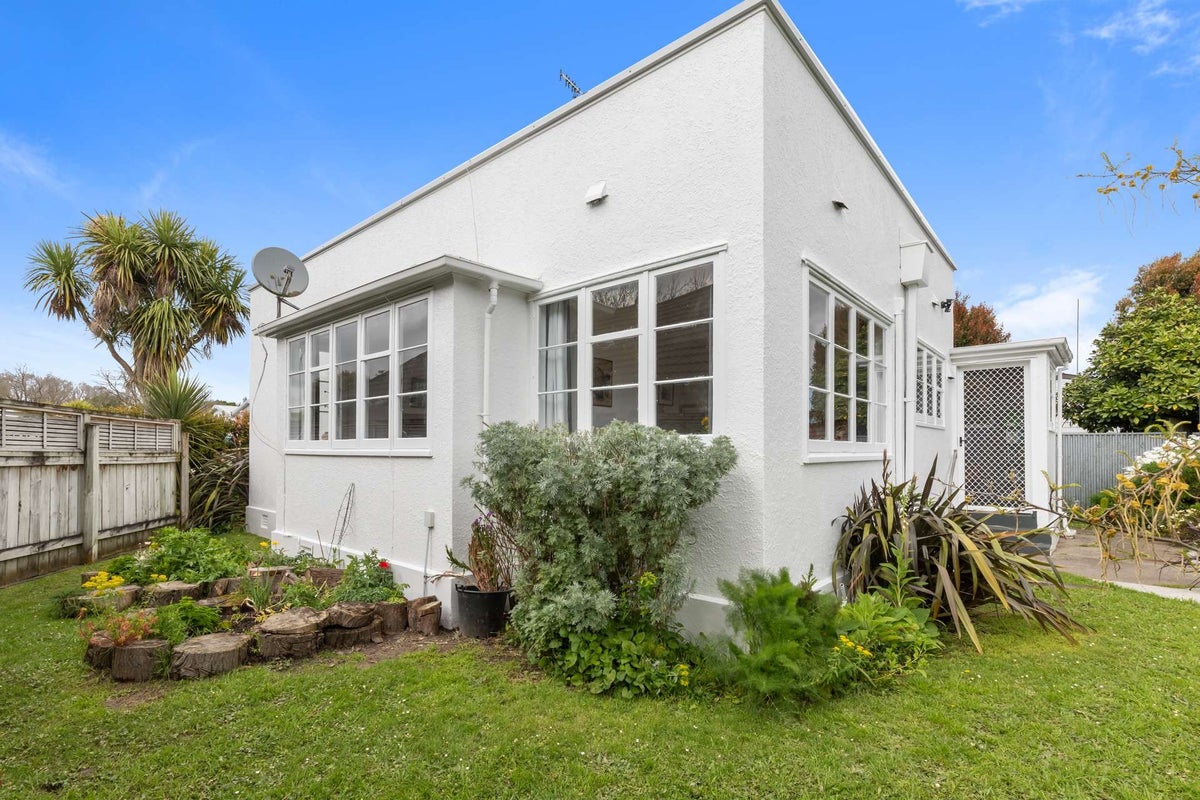 65 Park Road, West End, Palmerston North - Carousel 2