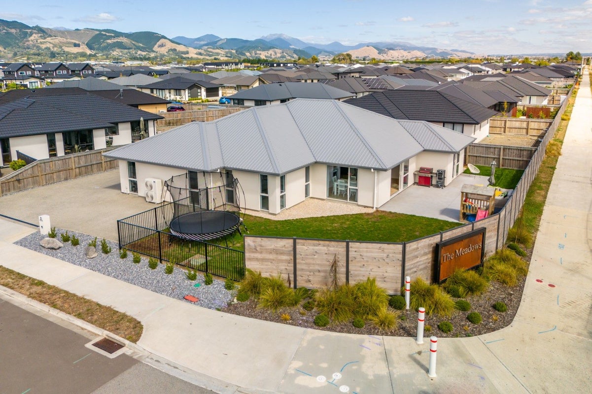 2 Summersfield Boulevard, Appleby, Richmond - Carousel 2