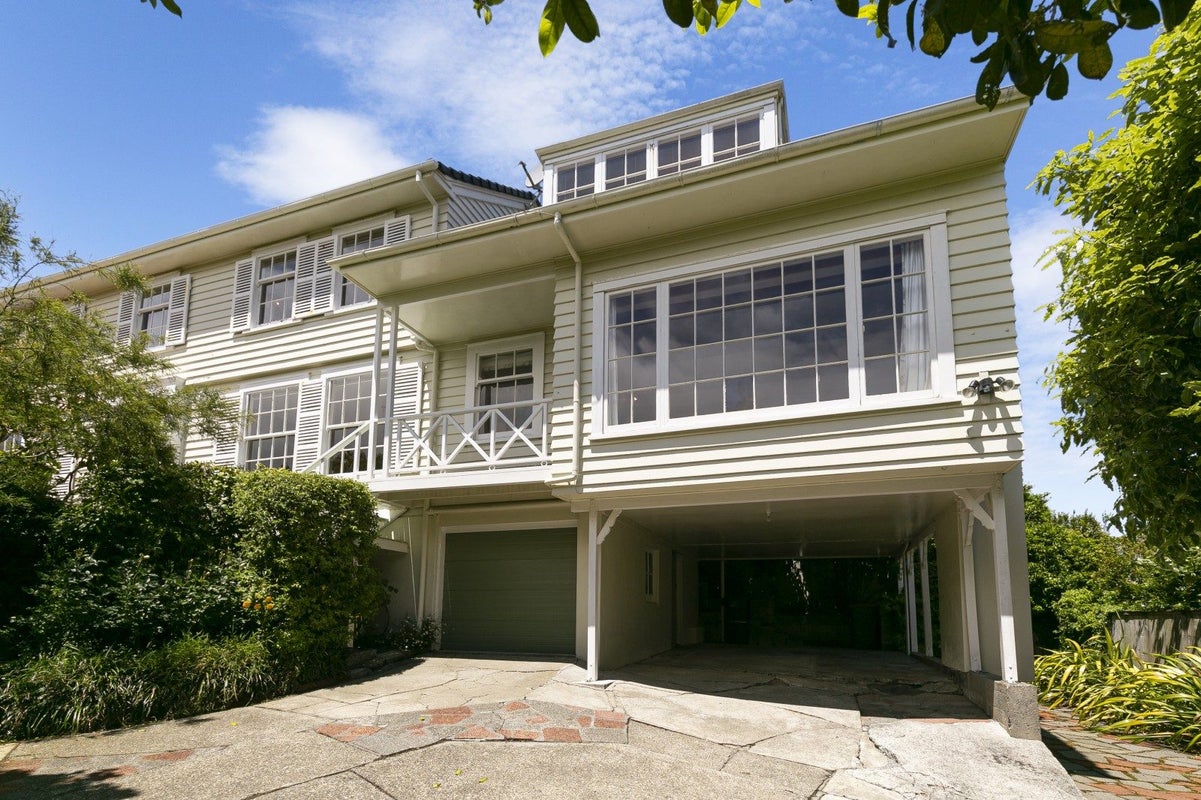 16 Lochiel Road, Khandallah, Wellington - Carousel 1