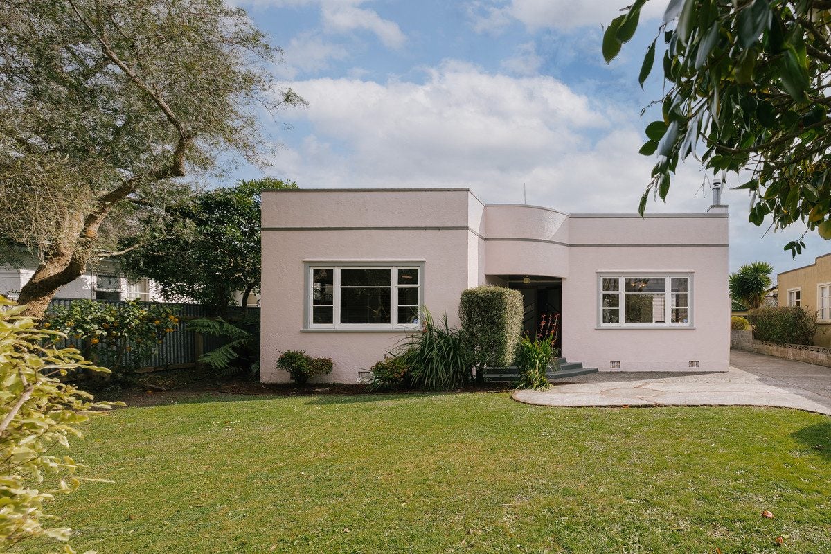 21 Winston Avenue, Hokowhitu, Palmerston North - Carousel 1