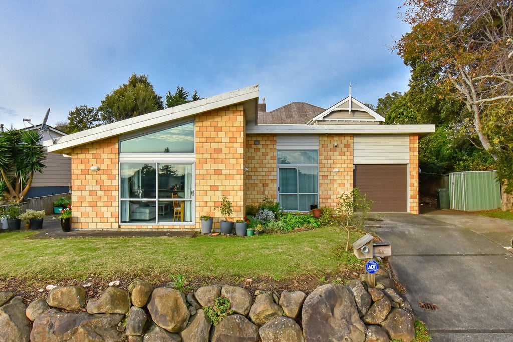4A Barberton Terrace, Red Hill, Papakura - Carousel 1