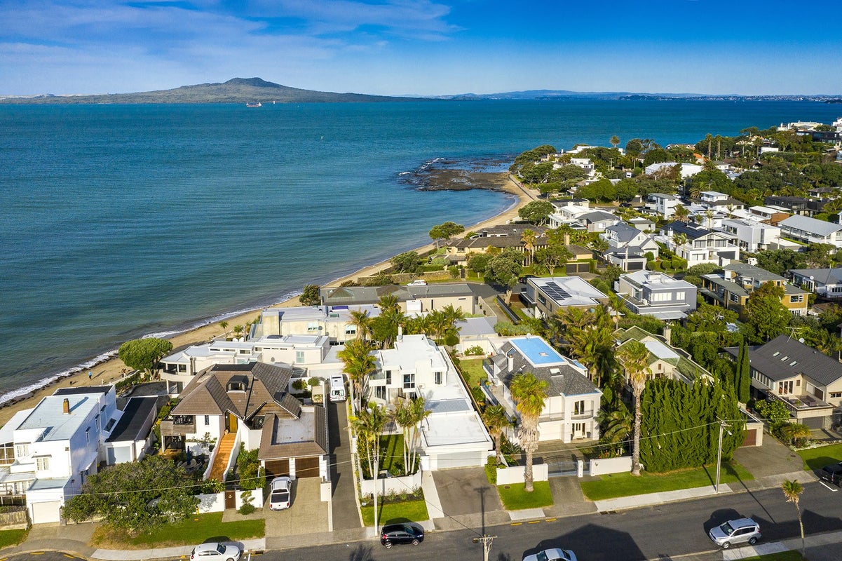 33 Ocean View Road, Milford, Auckland - Carousel 34