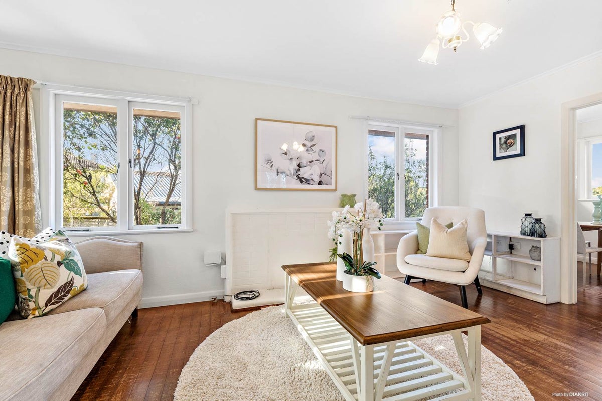 4/12B Coronation Street, Belmont, Auckland - Carousel 2