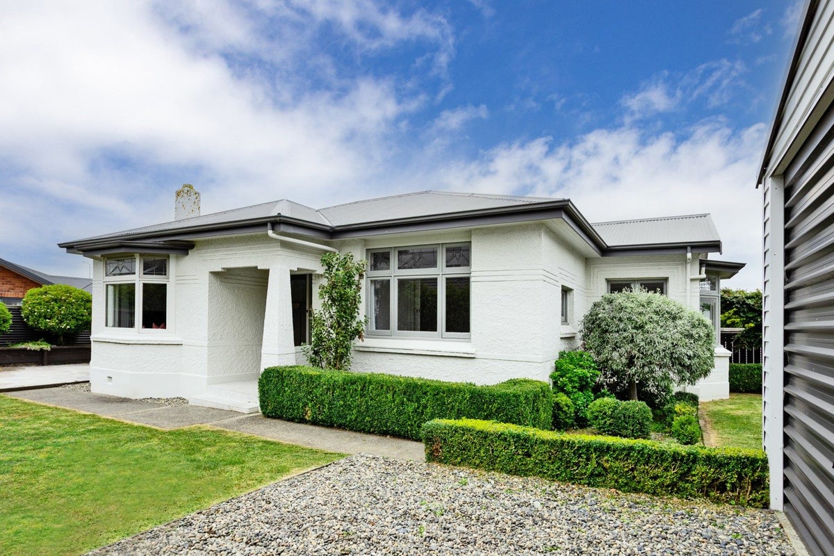 15B Salford Street, Windsor, Invercargill - Carousel 1
