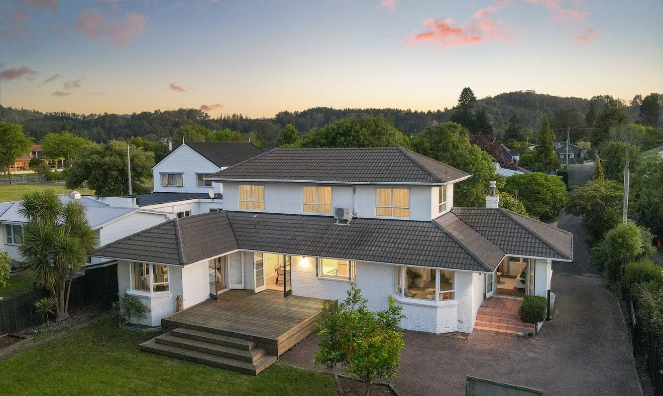11 Sophia Street, Glenholme, Rotorua - Carousel 1