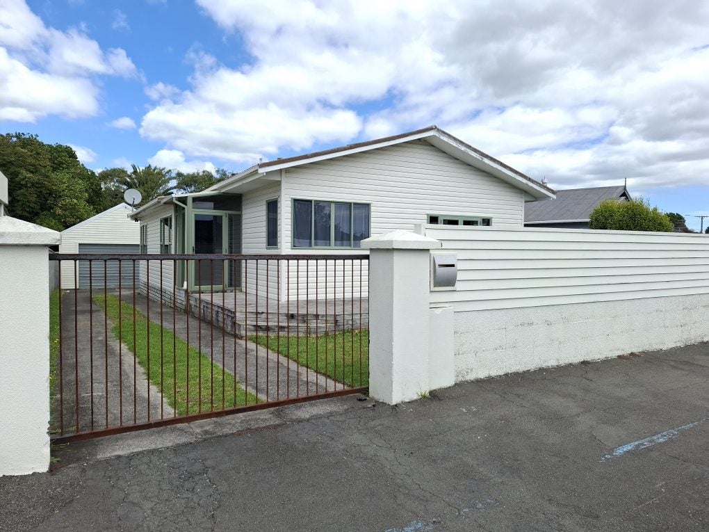 53 Wallace Place, Westown, New Plymouth - Carousel 15