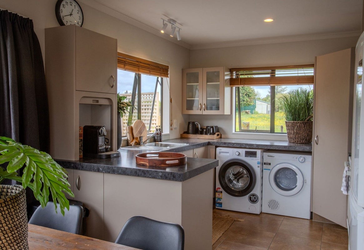 20C Manuka Street, Ohakune - Carousel 2