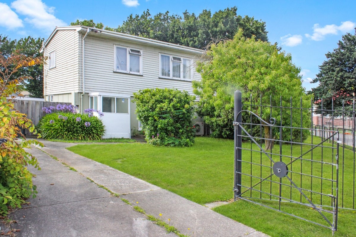 59 Momorangi Crescent, Redwood, Christchurch - Carousel 1
