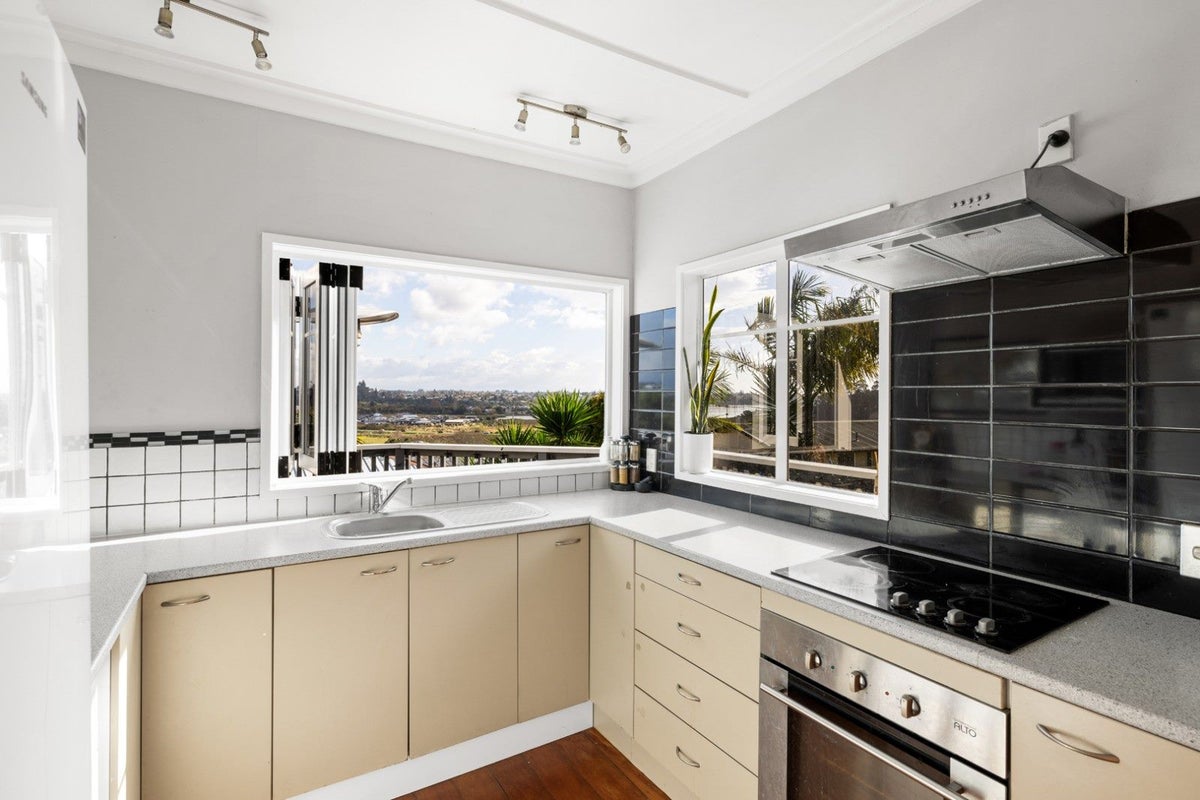 133 Ohauiti Road, Hairini, Tauranga - Carousel 2