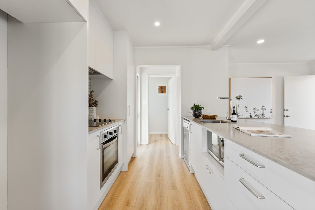 1/1 Andelko Place, Henderson, Auckland - Carousel 2