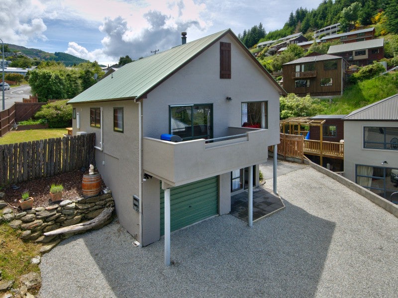 237 Fernhill Road, Sunshine Bay, Queenstown - Carousel 1