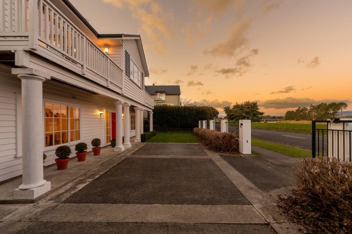 39 Dittmer Drive, Awapuni, Palmerston North - Carousel 44