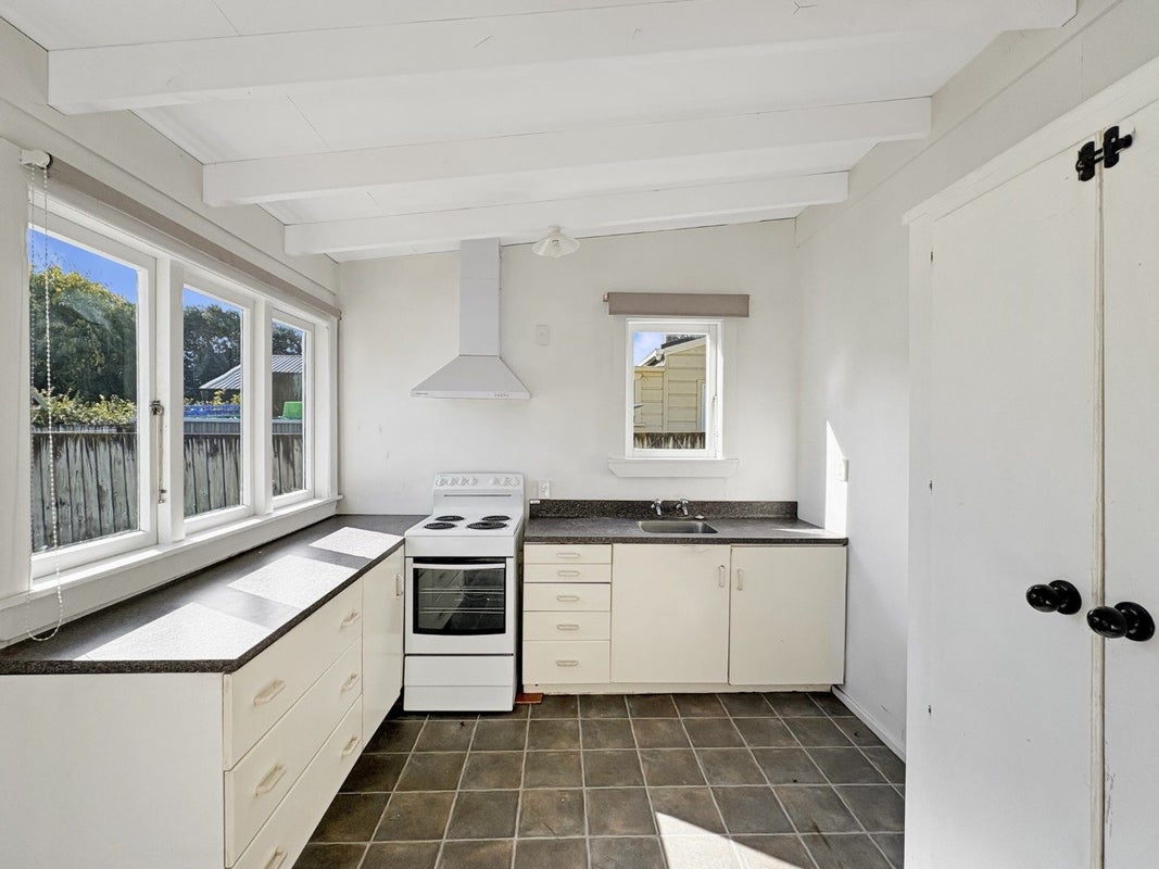 46 Abbotsford Street, Whitiora, Hamilton - Carousel 2