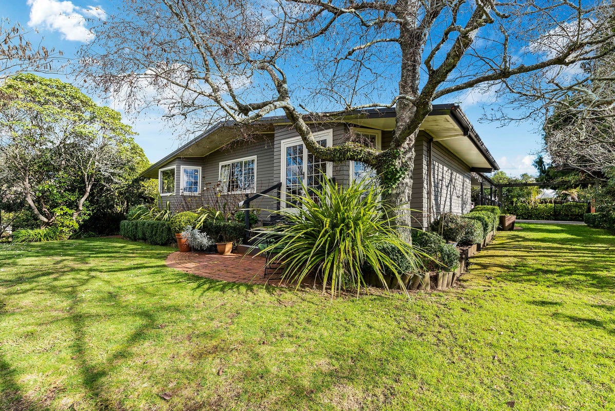 28 Wharepaina Crescent, Springfield, Rotorua - Carousel 1