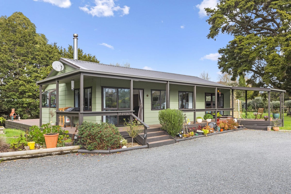 16 Totara Grove, Waitetuna - Carousel 2