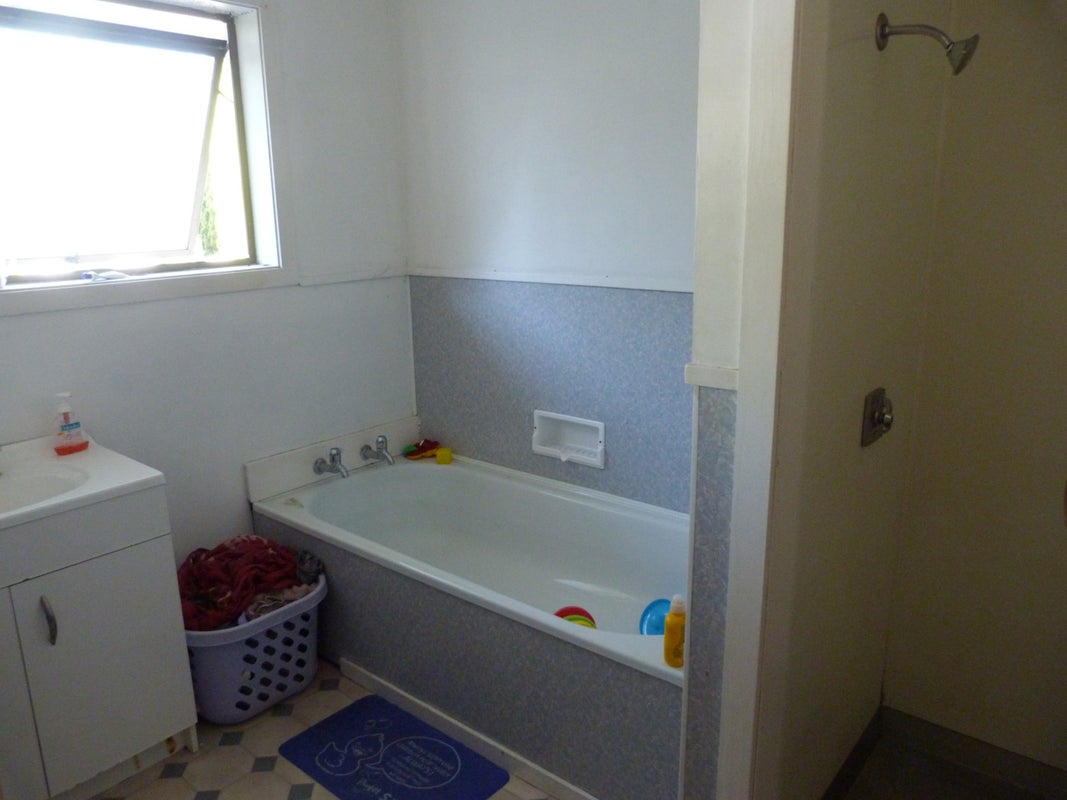 12B Lorraine Place, Glenview, Hamilton - Carousel 8
