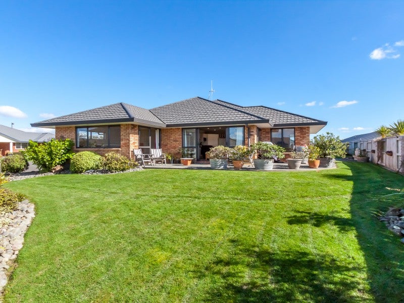 22 Johnstone Drive, Fitzherbert, Palmerston North - Carousel 1