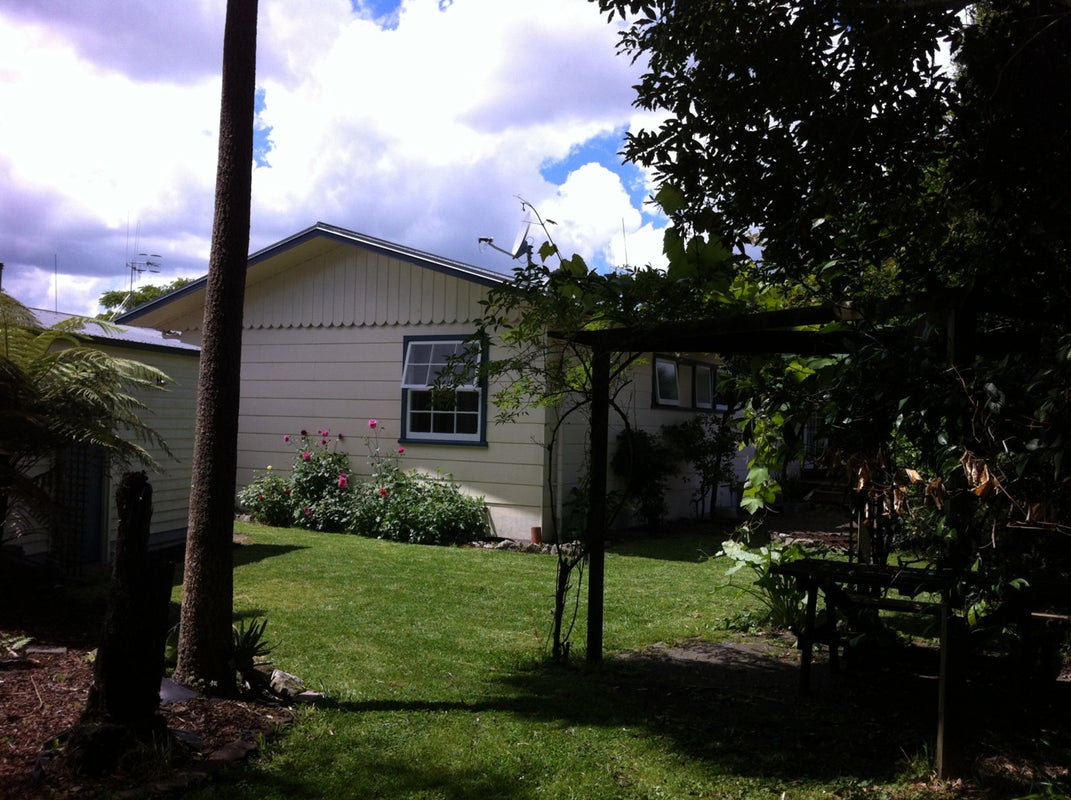6 Hazelwood Avenue, Dinsdale, Hamilton - Carousel 2