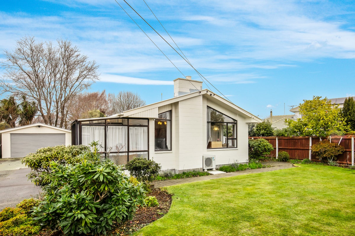 16A Fenhall Street, Russley, Christchurch - Carousel 1