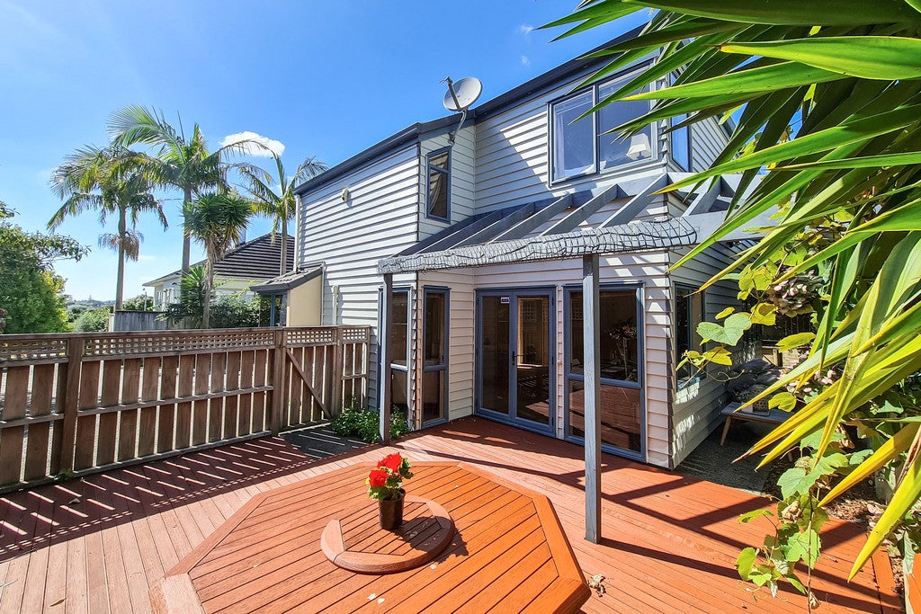 2/26 Te Arawa Street, Orakei, Auckland - Carousel 1
