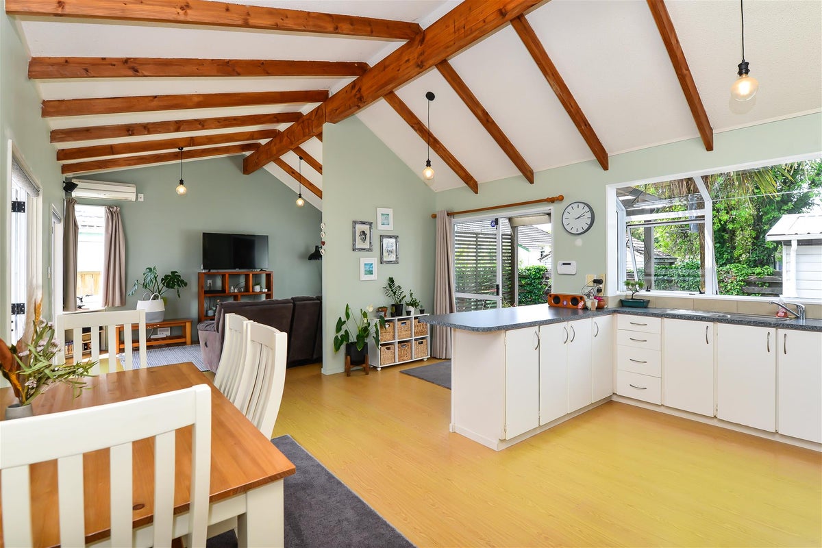 54B Alfred Street, Fairfield, Hamilton - Carousel 1