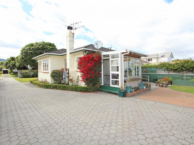 4 Hart Avenue, Boulcott, Lower Hutt - Carousel 2