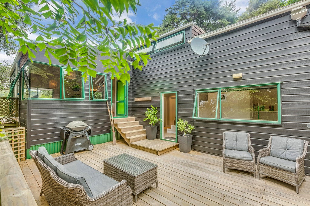 120 Delamore Drive, Oneroa, Waiheke Island - Carousel 1