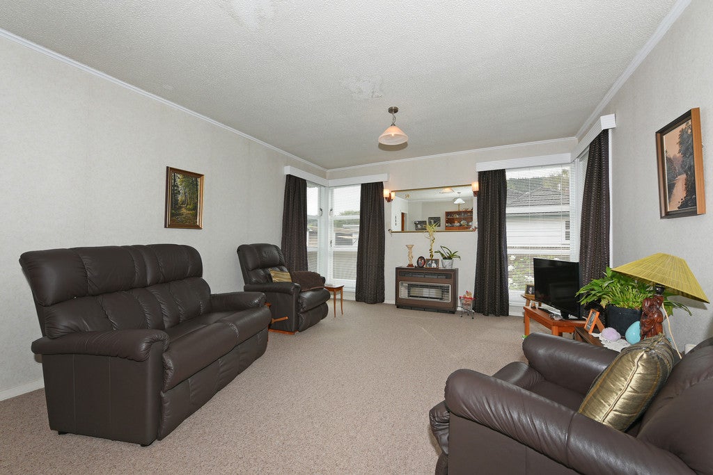 24 Robertson Street, Elderslea, Upper Hutt - Carousel 2