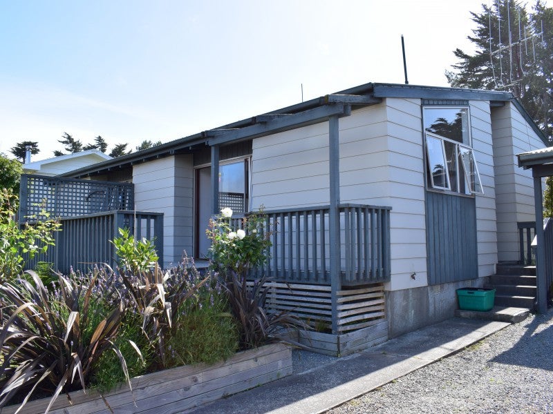 25 Mountainview Terrace, Otaki Beach, Otaki - Carousel 1