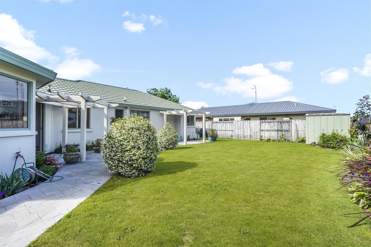 11 Bouverie Crescent, Flagstaff, Hamilton - Carousel 14