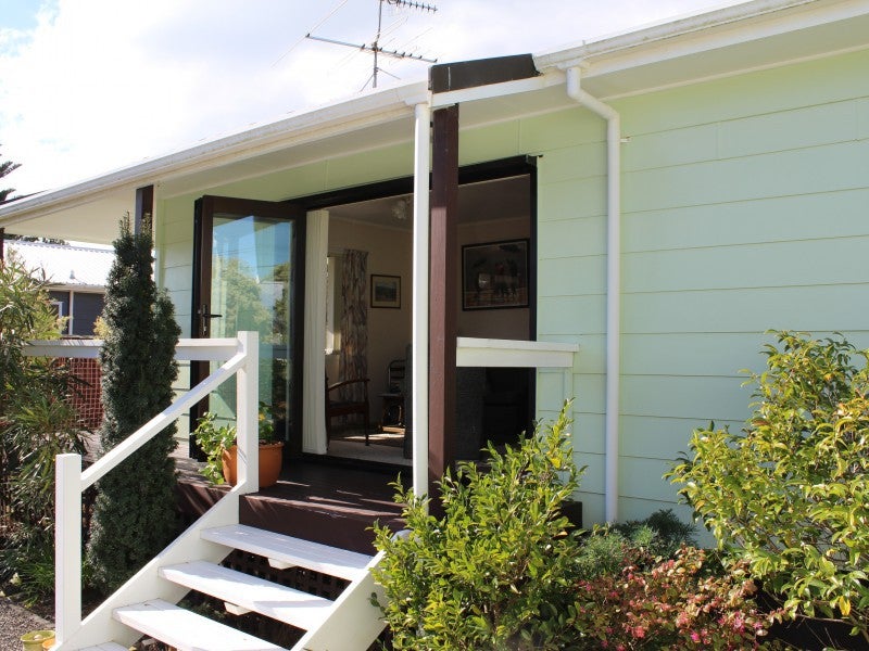7 William Street, Waikanae Beach, Waikanae - Carousel 1