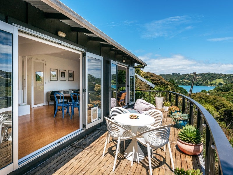 51 Makora Avenue, Oneroa, Waiheke Island - Carousel 2