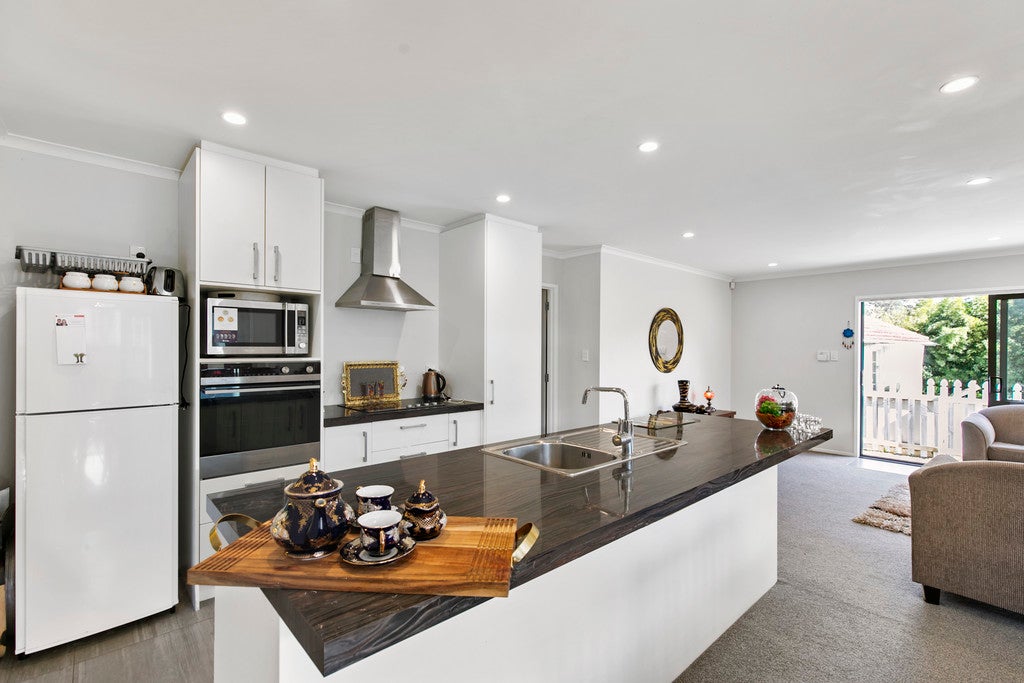 25A Kaurilands Road, Titirangi, Auckland - Carousel 1