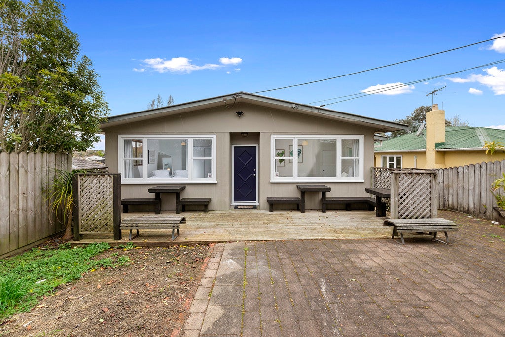 54 Awaroa Road, Sunnyvale, Auckland - Carousel 16