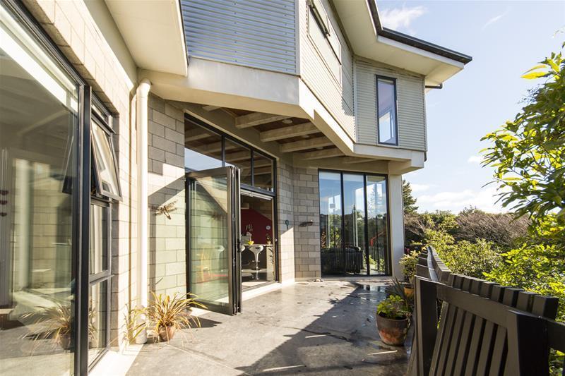 58 Hawtrey Terrace, Churton Park, Wellington - Carousel 1