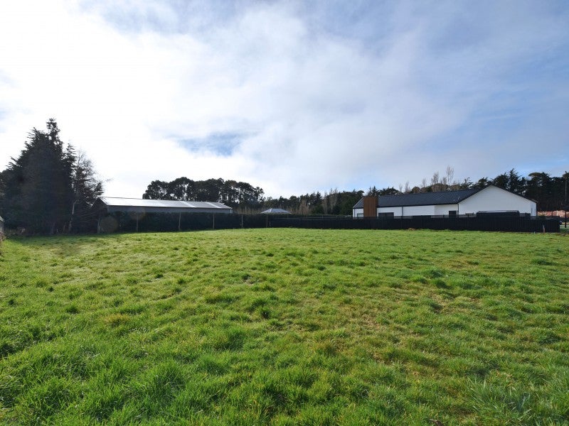 15 Lumsden Drive, WAIKIWI, INVERCARGILL - Carousel 1