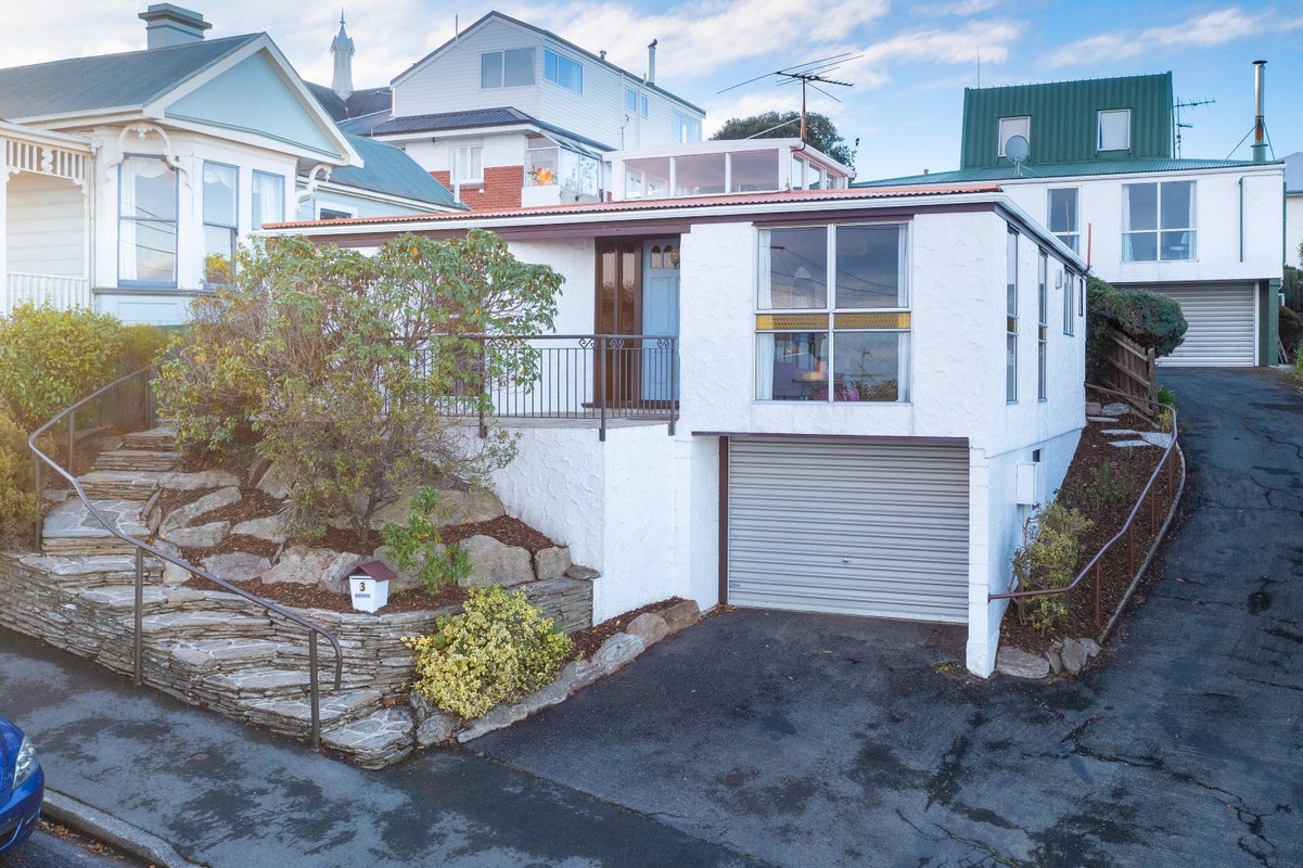 3 Bellevue Street, Belleknowes, Dunedin - Carousel 2