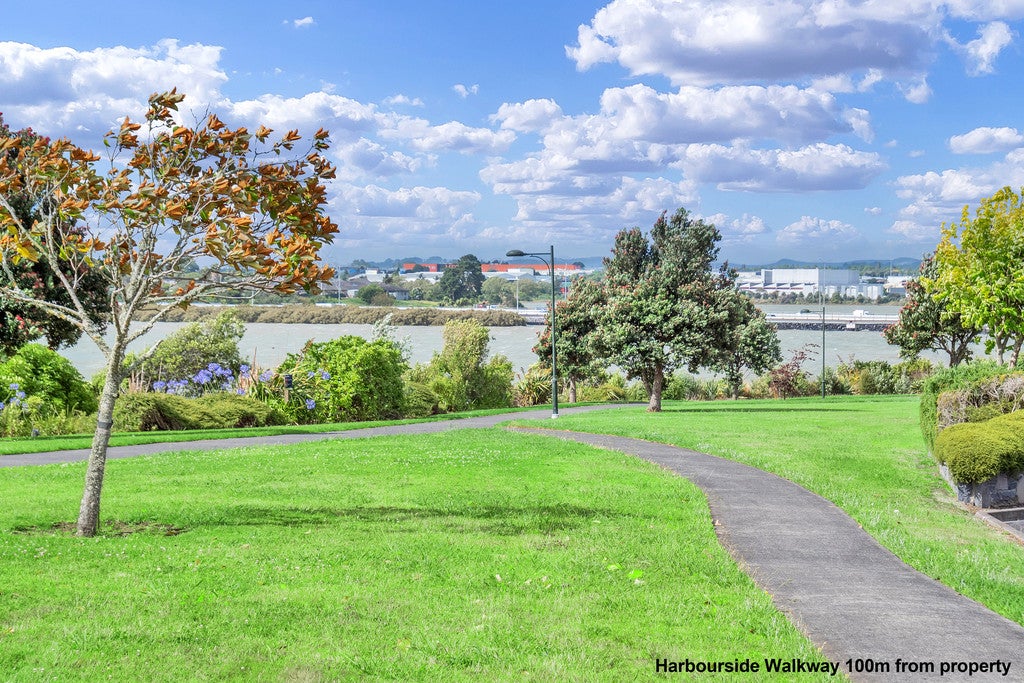 274 Harbourside Drive, Karaka, Papakura - Carousel 17