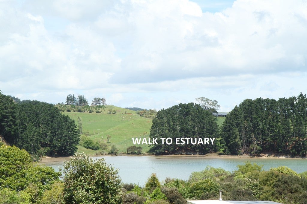 18A East Street, Raglan - Carousel 2
