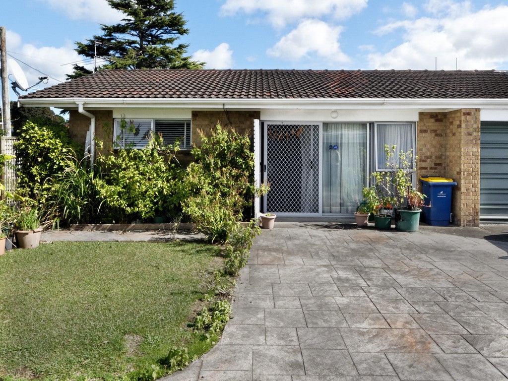 1/77 Godley Road, Green Bay, Auckland - Carousel 2