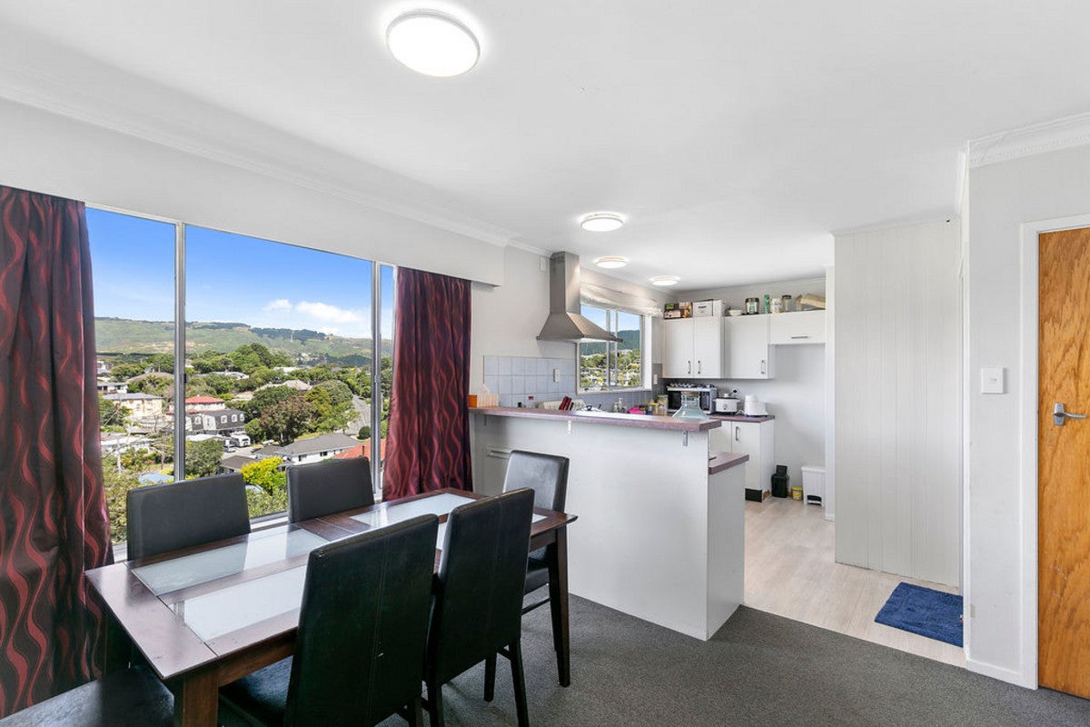 11 Tainui Tce, Tawa, Wellington - Carousel 2