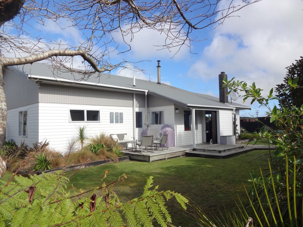7 Martin Place, Carters Beach, Westport - Carousel 2